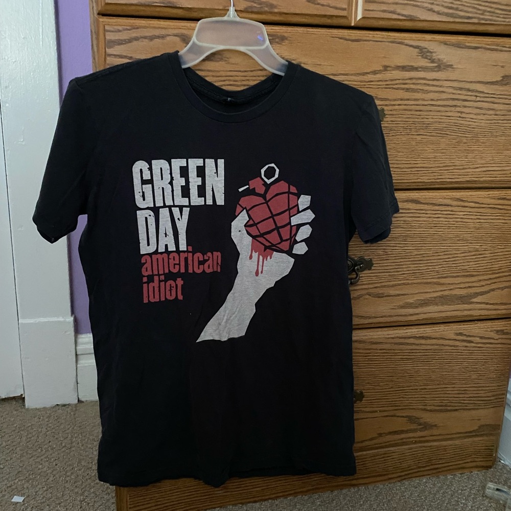 green day tshirt